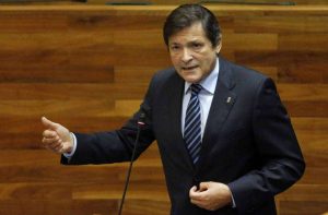 Премиерът на Астурия Хавиер Фернандес поема временното управление на ИСРП