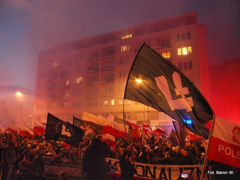 "Маршът на независимостта" минава през Варшава на 11 ноември 2016 г. Снимка: Wikimedia Commons.