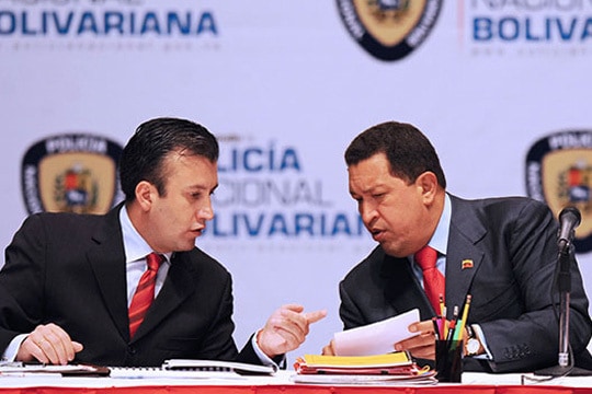Тарек като министър с Чавес като президент