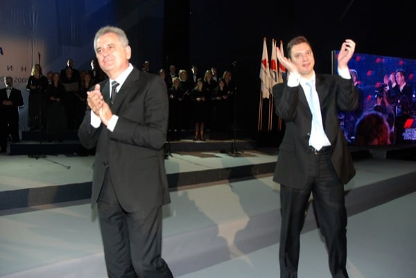 Президентът Томислав Николич (вляво) мечтае за втори мандат, но решението коя кандидатура да издигне СПП ще е на лидера ѝ Александър Вучич (вдясно). Снимка: Уикипедия
