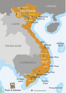 Карта на Виетнам с отбелязаните в морето със синьо зони на двата оспорвани архипелага–Парасели (тук са отбелязани с виетнамското име Хоанг Ша) и Спратли (с виетнамското име Чъонг Ша)