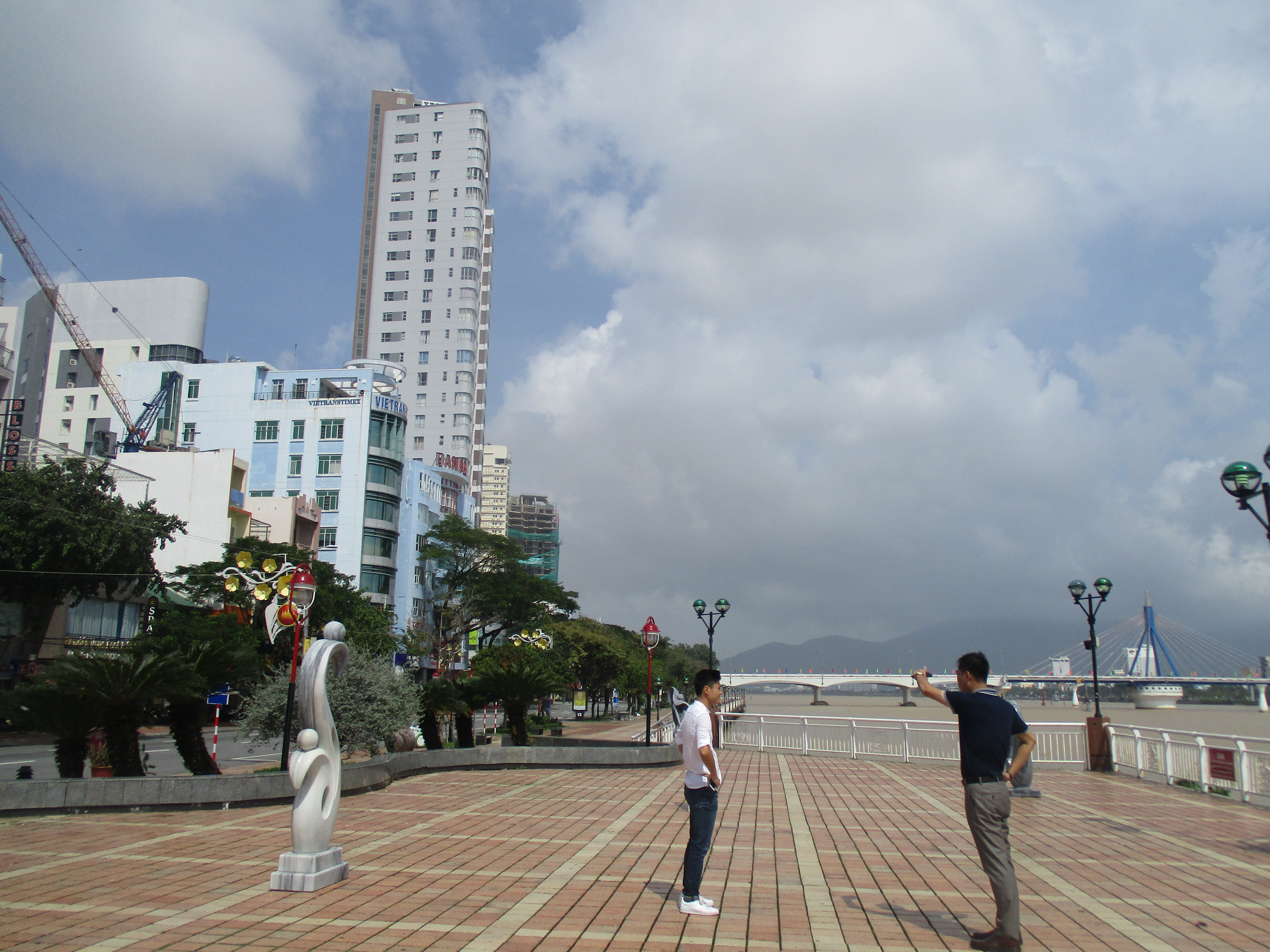 На крайбрежния булевард на Да Нанг. Снимка Къдринка Къдринова