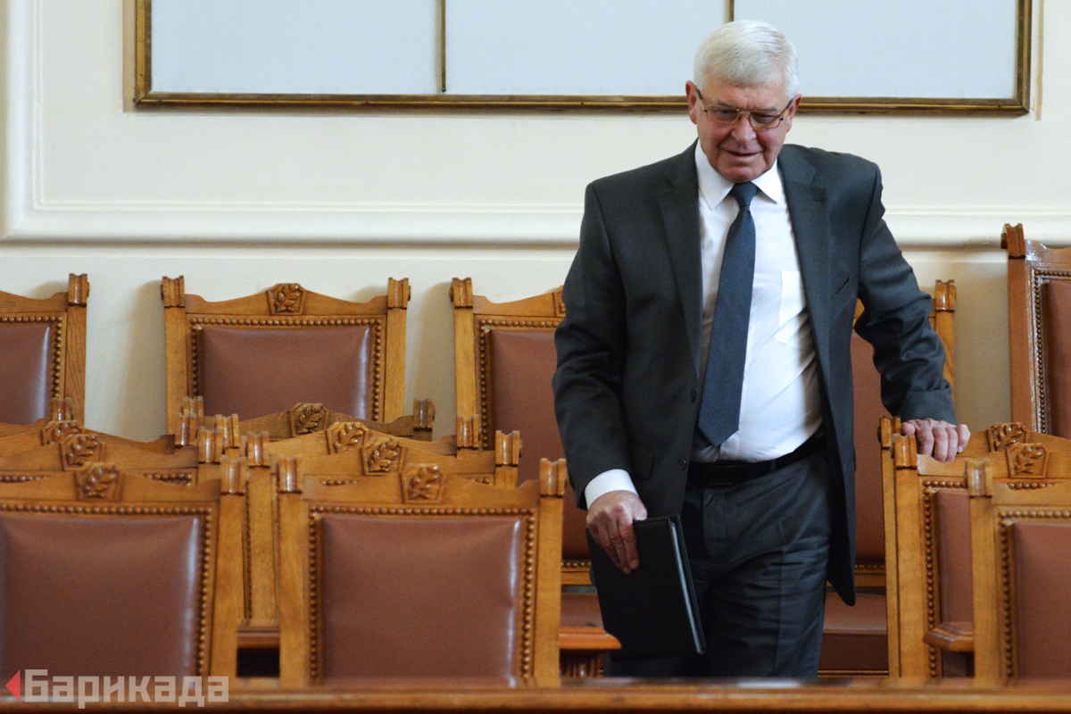 Министърът на здравеопазването Кирил Ананиев в парламента
