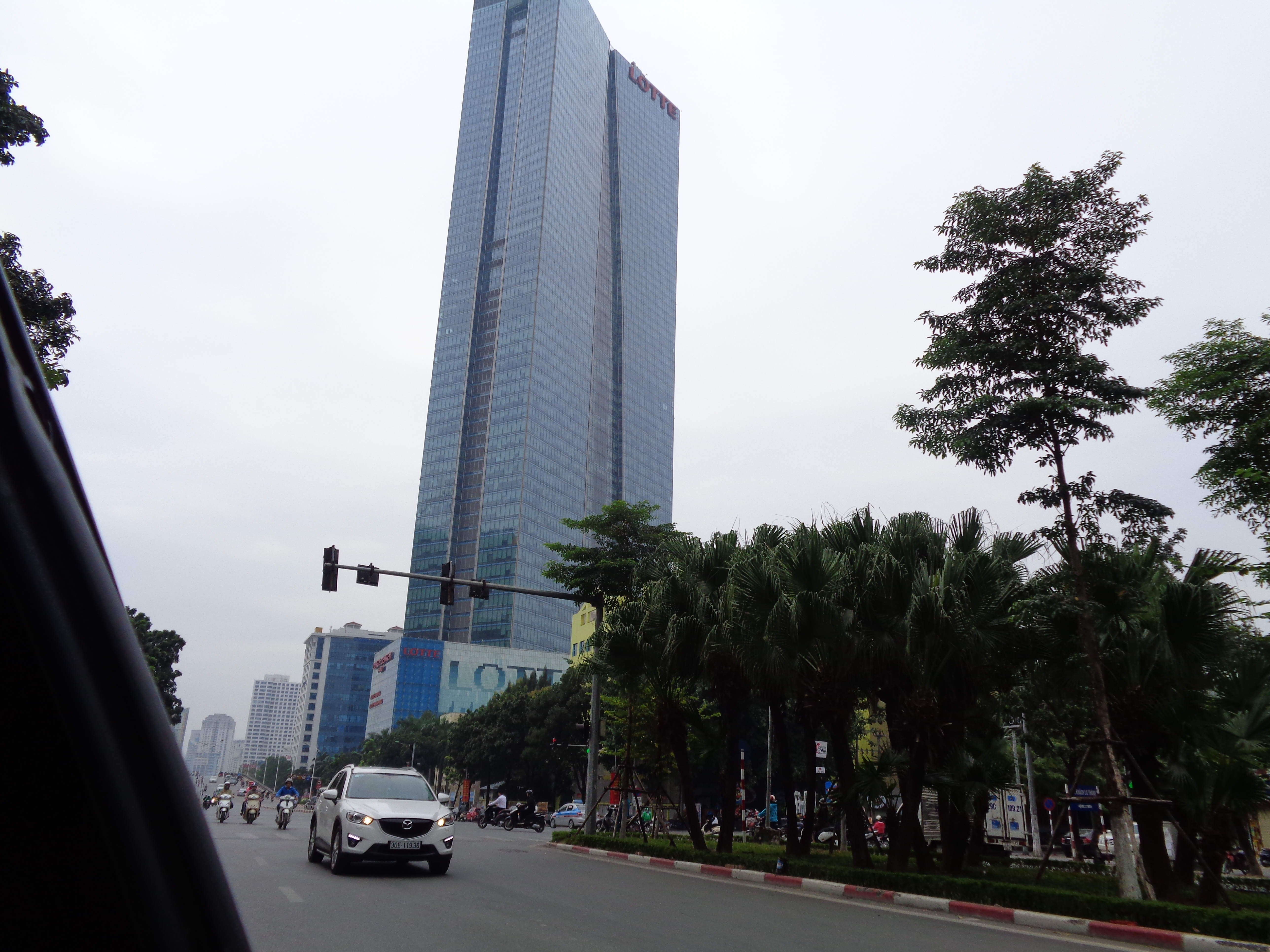 65-етажният Lotte Center в Ханой е втората по височина сграда във виетнамската столица. Снимка: Къдринка Къдринова