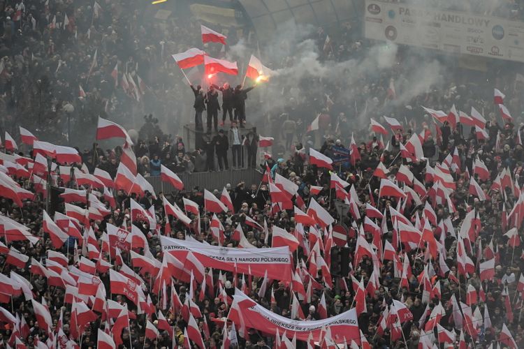 По време на националистическото шествие във Варшава за 100-годишнината на полската независимост. Снимка: PAP