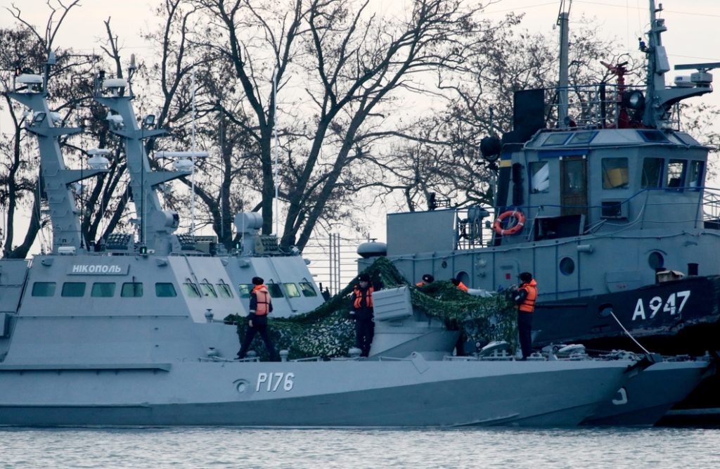 Пленените украински военни кораби бяха докарани в Керч. Снимка РИА