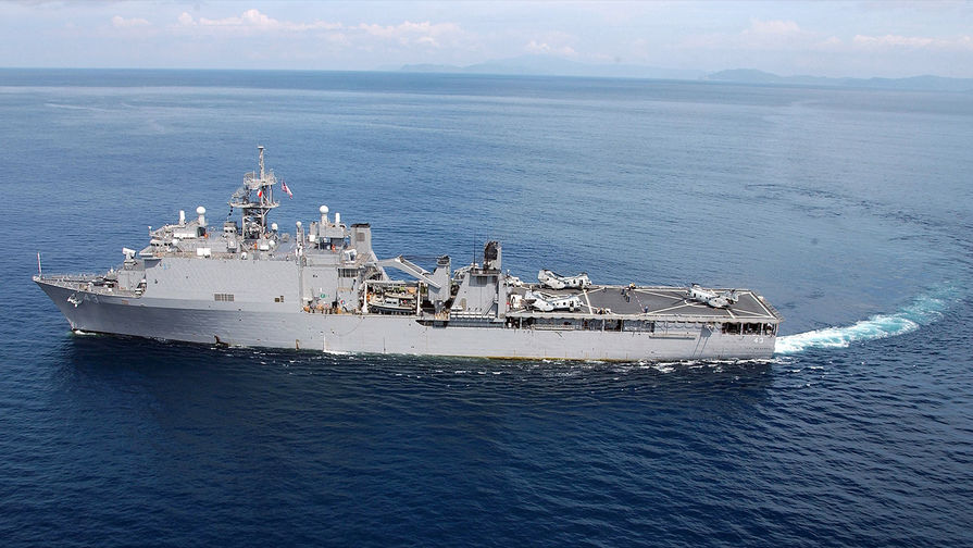 Американският десантен кораб „Форт МакХенри” (USS Fort McHenry). Снимка: US Navy