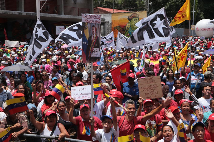 С масов митинг в Каракас бе отбелязана първата годишнина от победата на държавния глава Николас Мадуро в президентските избори през 2018-та. Снимка: Prensa Presidencial