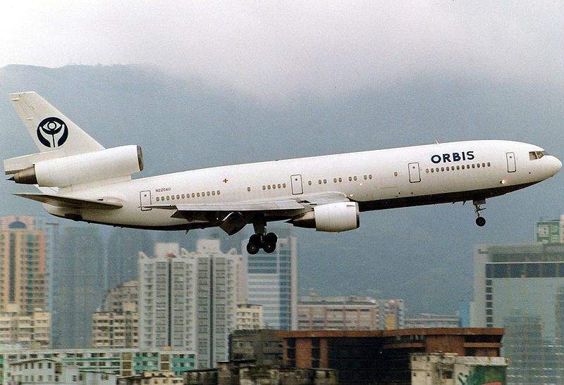 Бивша летяща болница на Орбис в Хонг Конг. Снимка: Wikimedia Commons