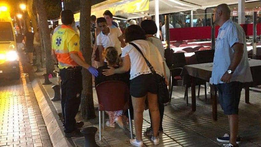 Масовата паника в каталунския курорт докара и припадъци