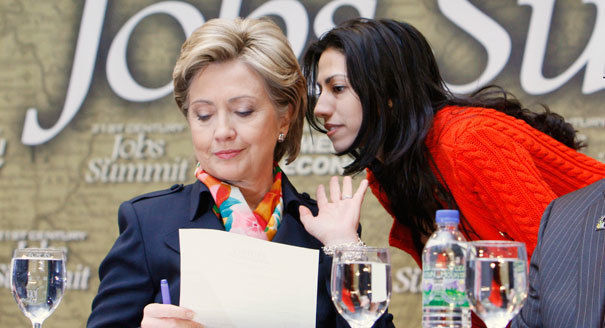 Хюма Абедин е един от най-близките помощни на Клинтън