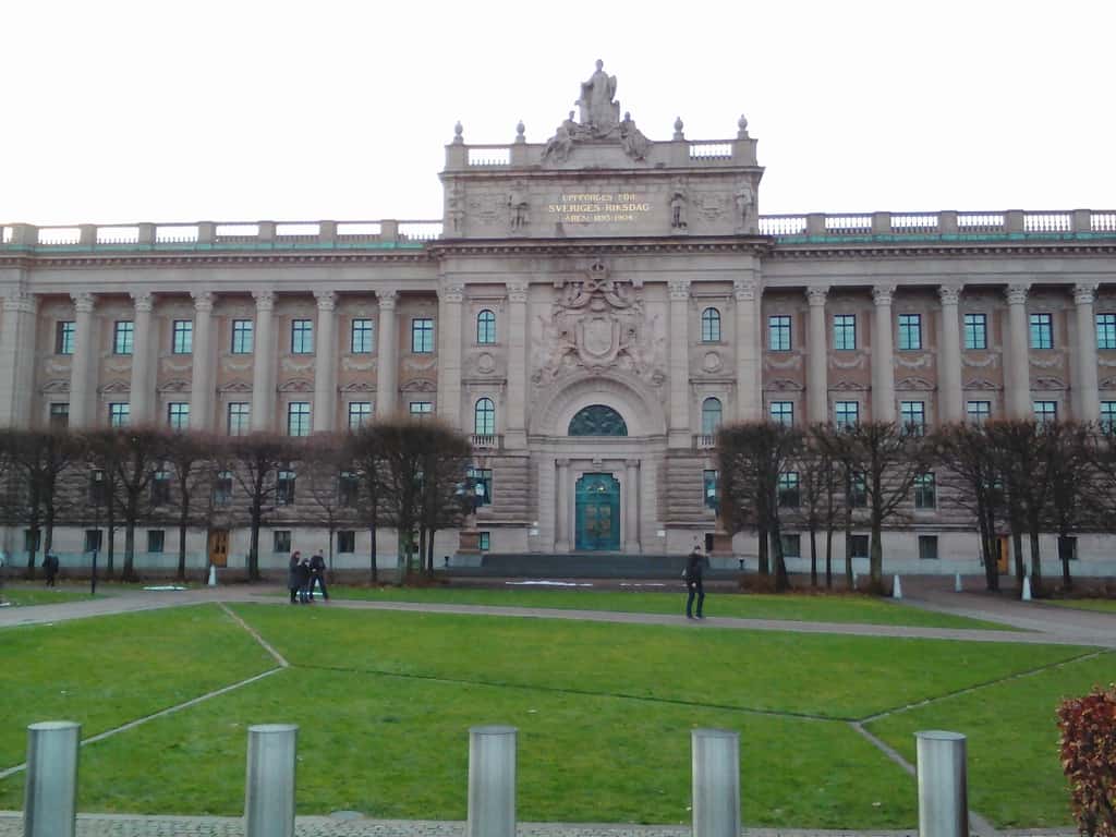Представителната фасада на парламента