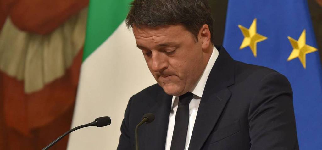 Матео Ренци обявява оставката си след оповестяване на първите резултати от референдума, които показаха поражението му