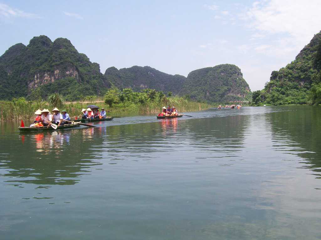 Идилията на разходките с лодки из резервата Чан Ан подарява тричасов пълен релакс на туристите