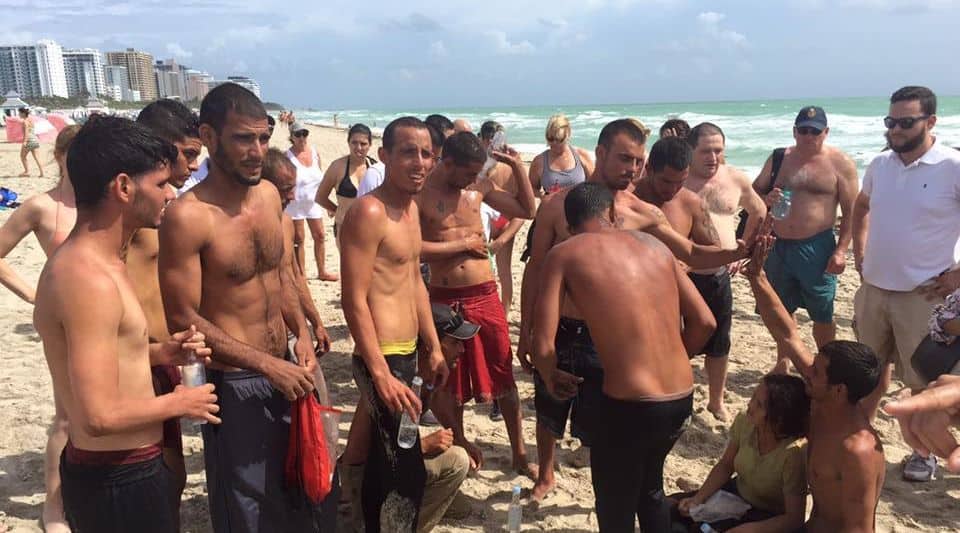 Маями скоро ще отвикне от посрещането по плажовете си на такива "сухи крака"