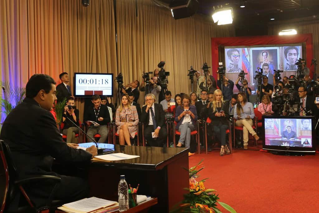 Много чуждестранни медии бяха поканени на пресконференцията на президента Мадуро