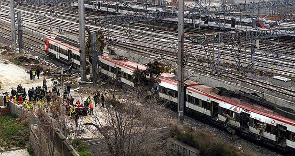 Жестокият атентат на гара "Аточа" в Мадрид на 11 март 2004 г. отне живота на над 200 души. Снимка rtve.es