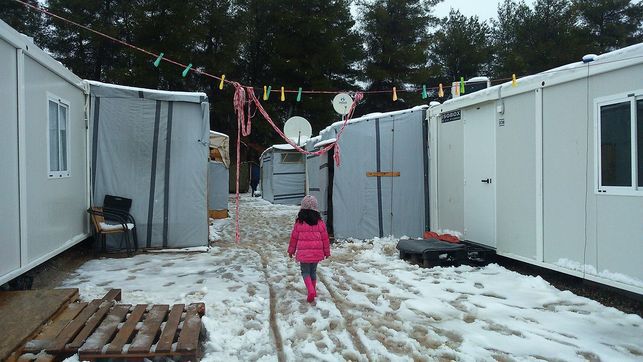 Бежанските лагери в Гърция вече са по-благоустроени, но все така фрустрират обитателите си. Снимка: eldiario.es