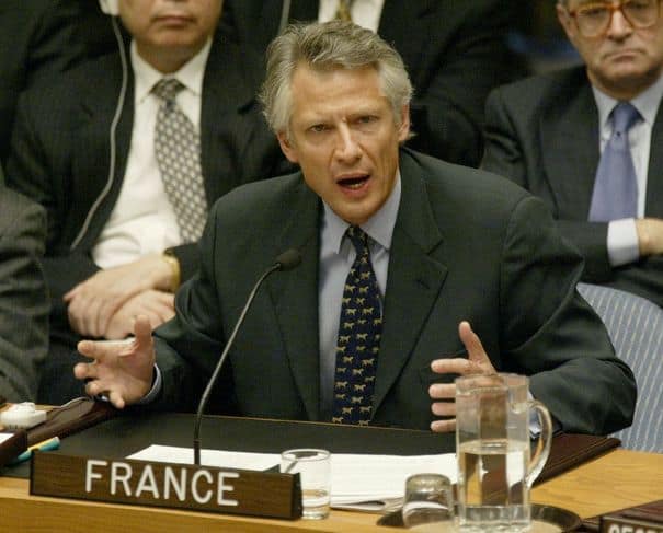 Доминик дьо Вилпен по време на речта си в ООН срещу замисляната война в Ирак през 2003 г. Снимка: julietinparis.net