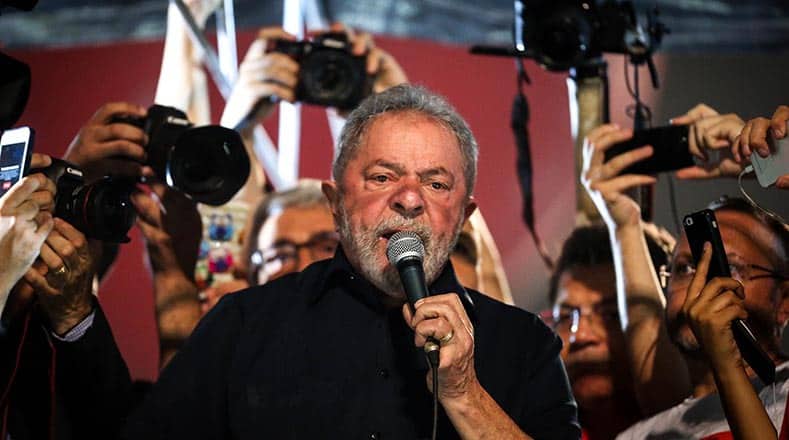 Лула да Силва взе участие в протеста в Сао Пауло. Снимка: telesurtv
