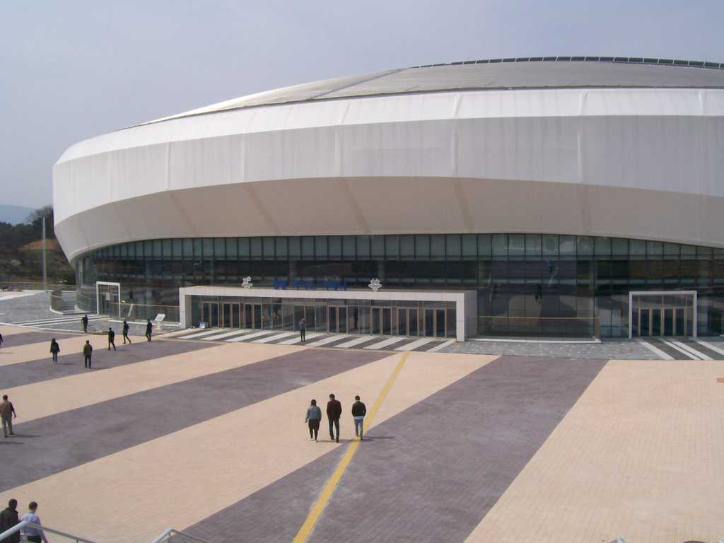 Стадионът за хокей край Канин, в който ще се състезават олимпийците догодина. Снимка: Къдринка Къдринова