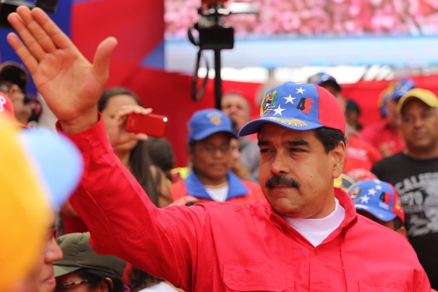 Президентът Николас Мадуро също беше сред излезлите да подкрепат Боливарската революция хора. Снимка: resumenlatinoamericano
