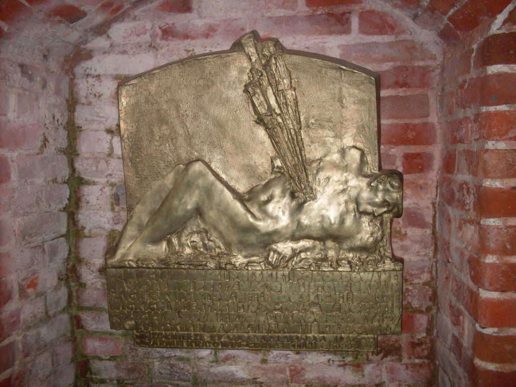 Паметник за жертвите на масовите убийства в Волня в църквата "Св. Бригида" в полския град Гданск. Снимка: Укипедиа комънс (Wikipedia Commons).
