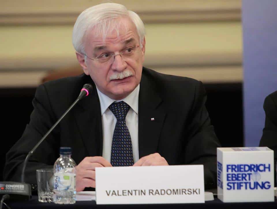 Авторитетното мнение на Валентин Радомирски често звучи по конференции и форуми. Снимка: Фейсбук