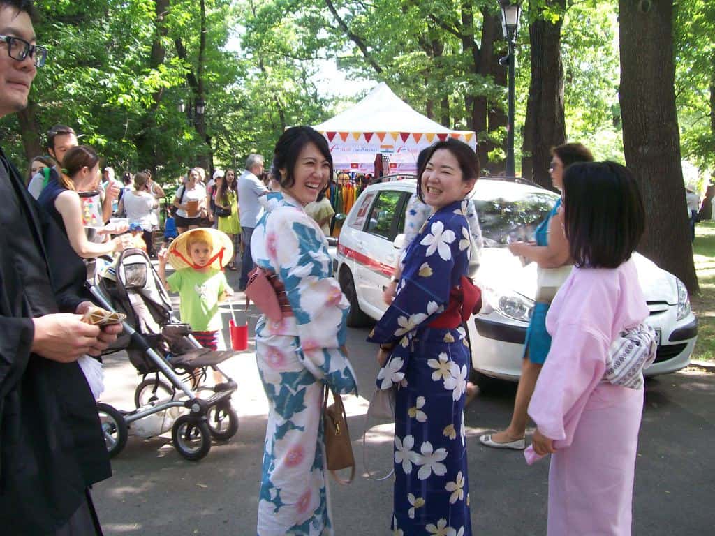 "Мънички японки" в кимона. Снимка: Къдринка Къдринова