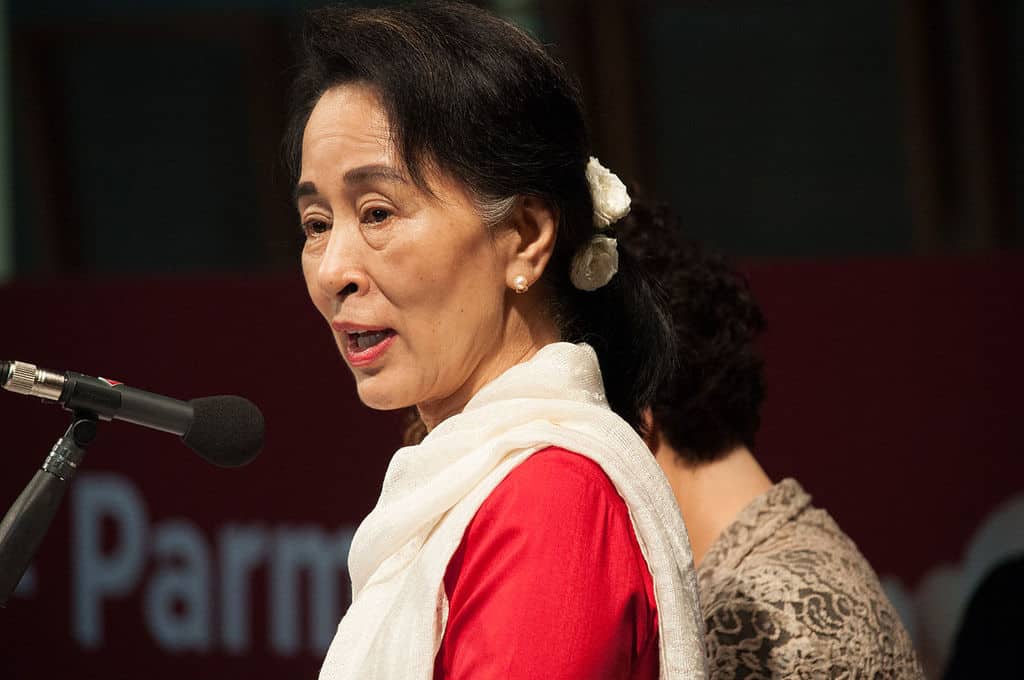 Аун Сан Су Чи бе пример за силата на хората без власт. Когато получи истинска власт обаче се превърна в типичен пример за поведението на авторитарните режими. Снимка: Wikimedia Commons