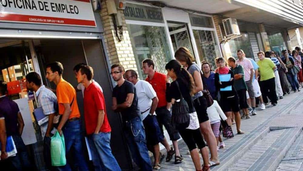 Безработицата, особено младежката, продължава да е бич в страните от ЕС. Снимка: Antena 3