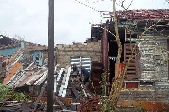 Разрушени къщи в Сиего де Авила. Снимка: Cubadebate