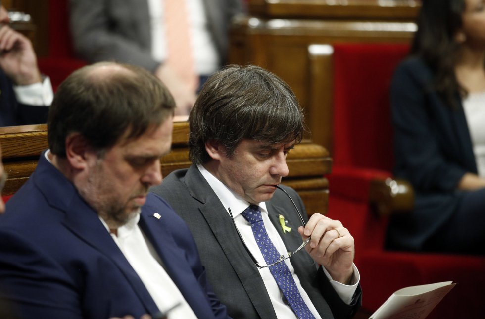 Каталунското ръководство не само вече е уволнено от централната власт в Мадрид, но е обект на обвинения и от испанската прокуратура. Снимка: EFE