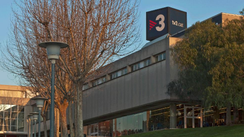 Централата на каталунската телевизия TV3, смятана за рупор на привържениците на независимостта. Снимка: La Vanguardia