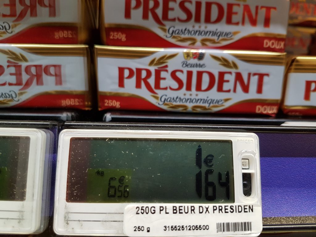 Това е френската цена в евро на френското масло, което у нас струва над 8 лева. Снимка: Венко Кънев