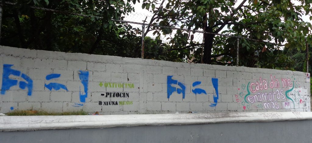 Графити с погледа на Чавес на стена в квартал "Либертадор". Снимка: Къдринка Къдринова