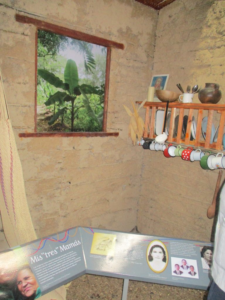 Възстановка на интериора на селската къща на бабата на Чавес, където той е израснал заедно с двама от братята си. Снимка: Къдринка Къдринова