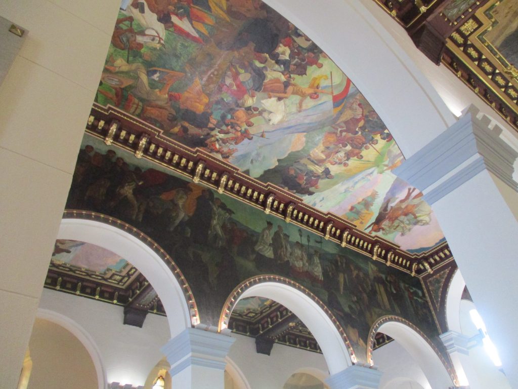 Сводовете са изрисувани със стенописи, изобразяващи сцени от националната история. Снимка: Къдринка Къдринова