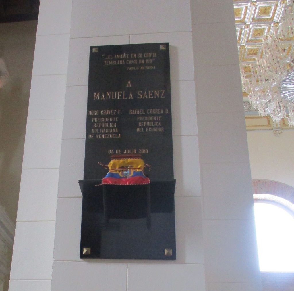 Урната със символичните останки на Мануела Саенс в Пантеона в Каракас. Снимка: Къдринка Къдринова