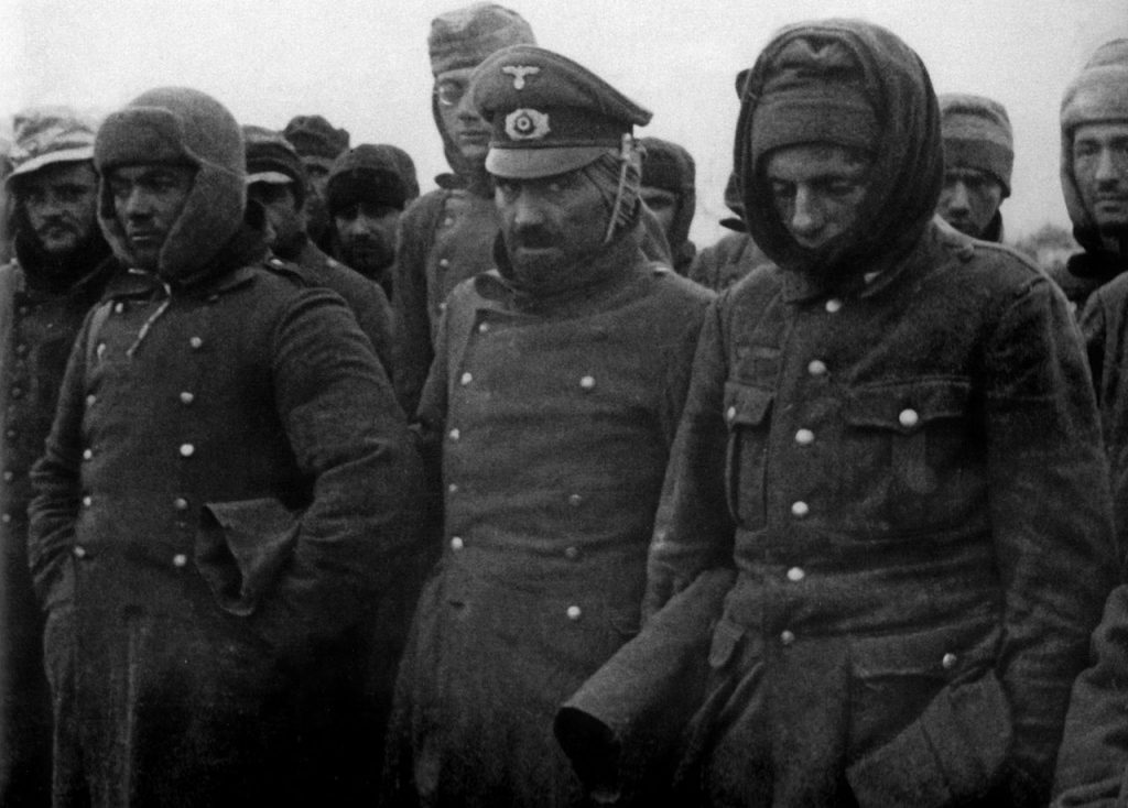 Пленени немски войници и офицери край Сталинград. Снимка: РИА