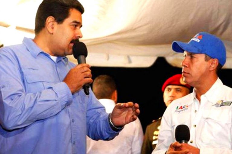 Николас Мадуро в дискусия с Енри Фалкон. Снимка: Caracas Chronicles