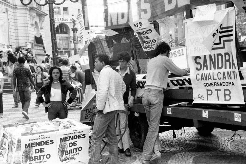 През 1968 г. Пенка Караиванова е снимала по улиците на Рио де Жанейро част от оживената кампания за избори на нов губернатор. Снимка: Пенка Караиванова