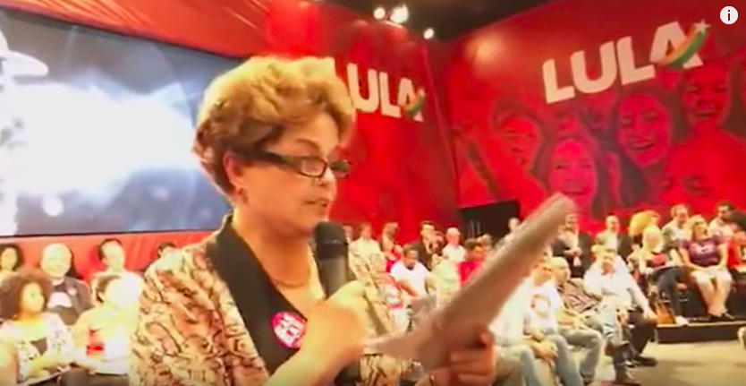 Дилма Русеф чете манифеста на Лула в Контажем. Снимка: diariodocentrodomundo