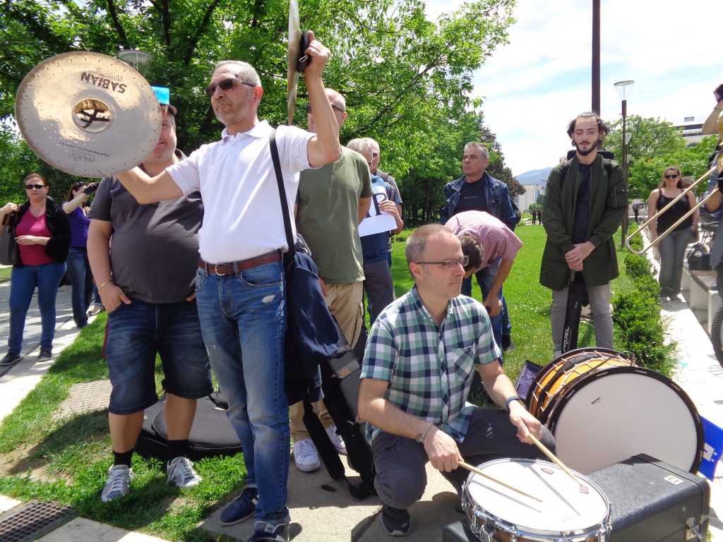 Музикантите от БНР вече многократно протестираха публично за унизително ниските си заплати. Снимка: Къдринка Къдринова