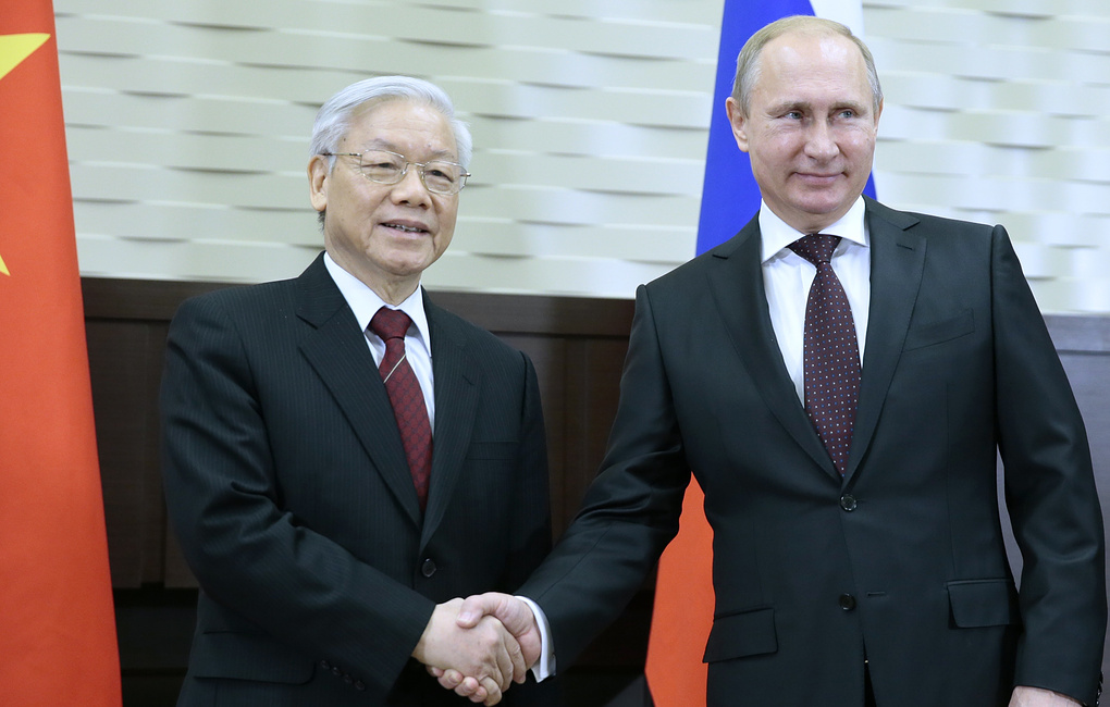 Нгуен Фу Чонг и Владимир Путин при предишната им среща през 2014 г. Снимка: ТАСС