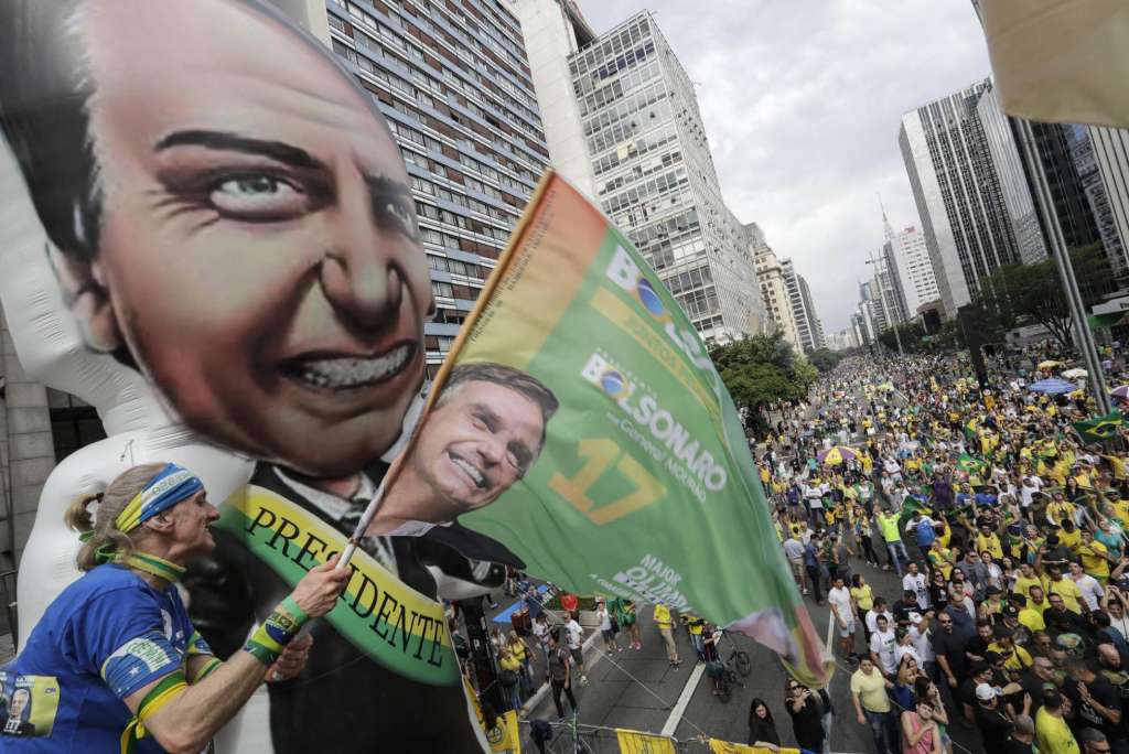 Един от митингите в подкрепа на Жаир Месиас Болсонаро в Сао Пауло. Снимка: EFE