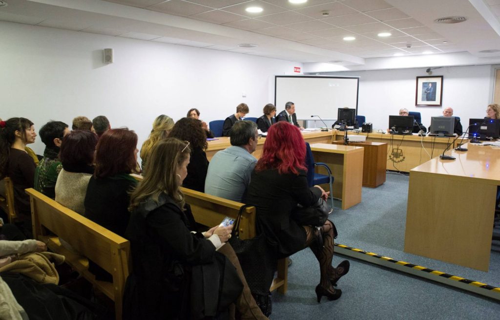 В залата на съда в Мадрид по време на гледането на делото за статута на Организацията на сексуалните труженички "Otras". Снимка: EFE