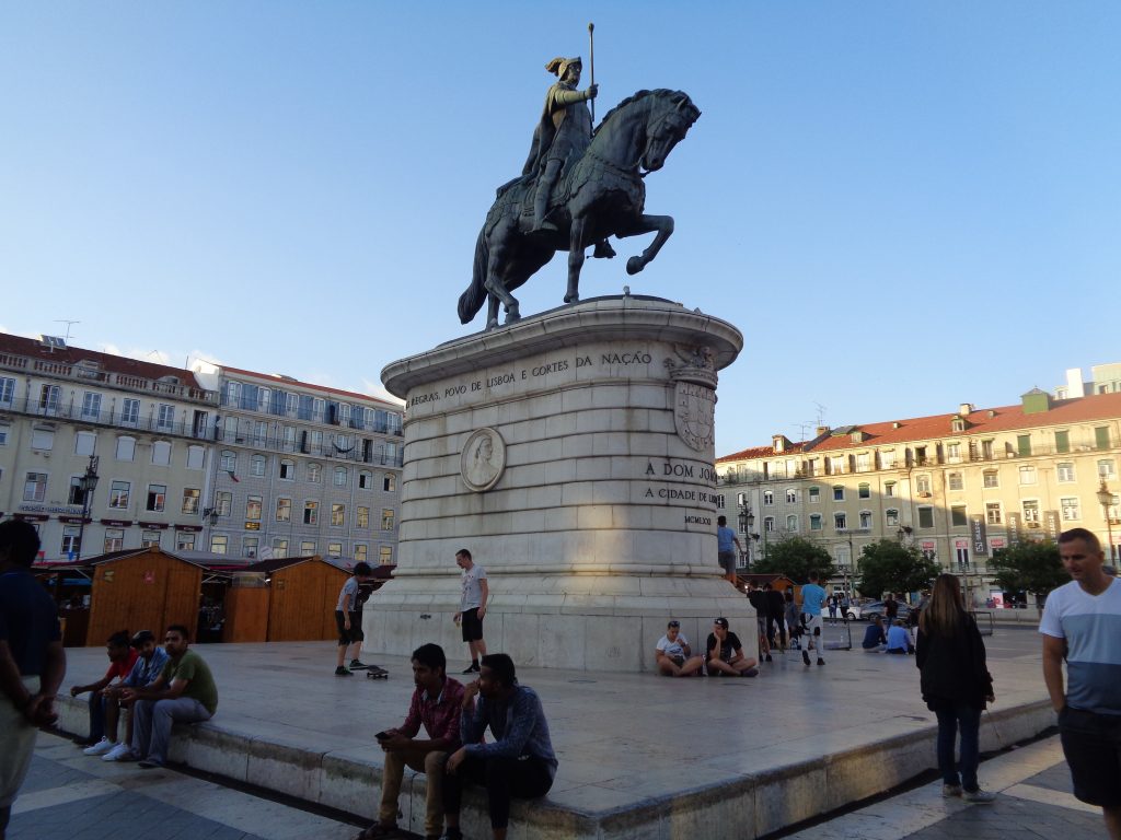На площад "Фигейра" е паметникат на крал Жоао Първи. Снимка: Къдринка Къдринова