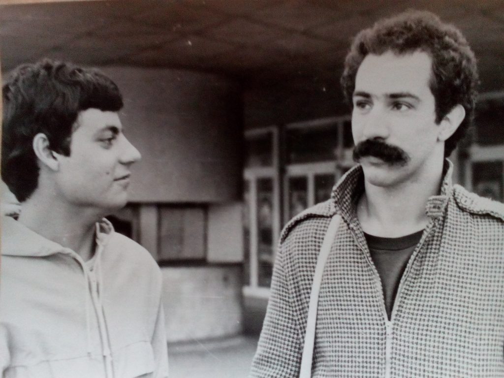 Пауло Тожейра (вдясно) като студент в България през 70-те и 80-те години на 20 век, заедно с приятел от Бразилия. Снимка: Къдринка Къринова