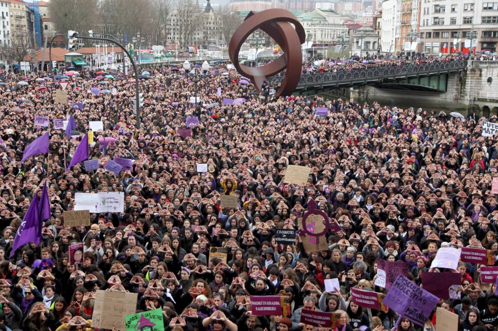 Феминисткото шествие в Билбао. Снимка: EFE